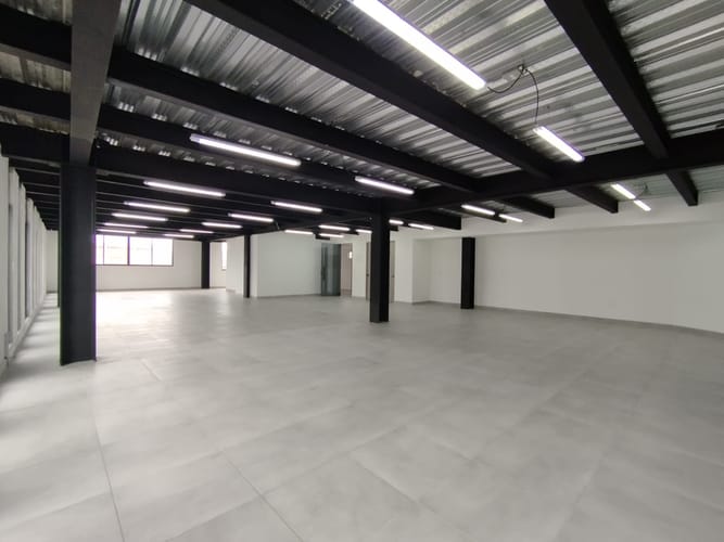 Oficina en arriendo en Laureles, Medellín, 200 m² · foto 3 de 8