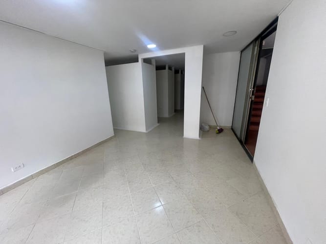 Local en arriendo en Camino Verde, Envigado, 110 m² · foto 13 de 14