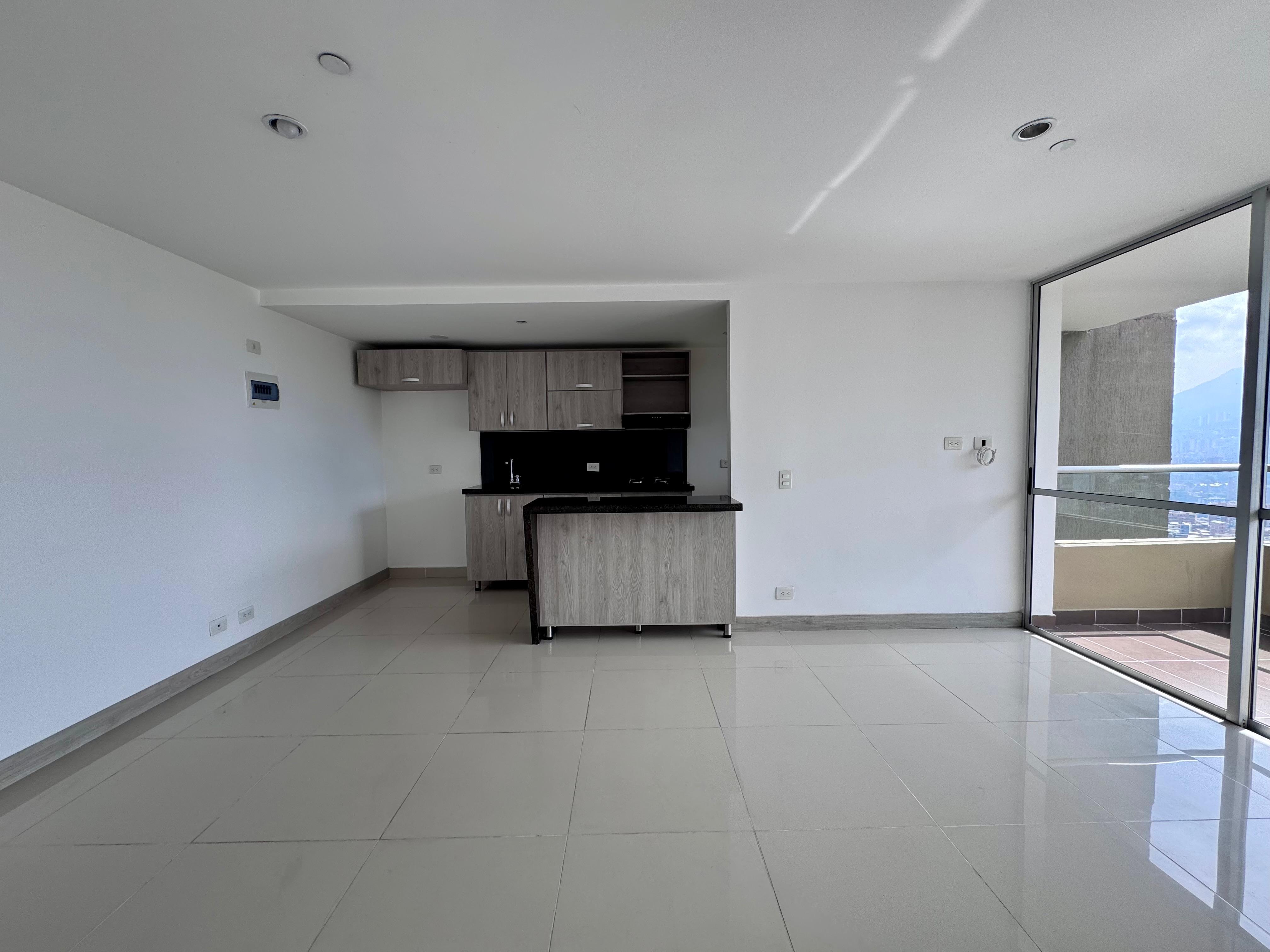 Apartamento en arriendo en Las Antillas, Envigado · foto 2 de 16