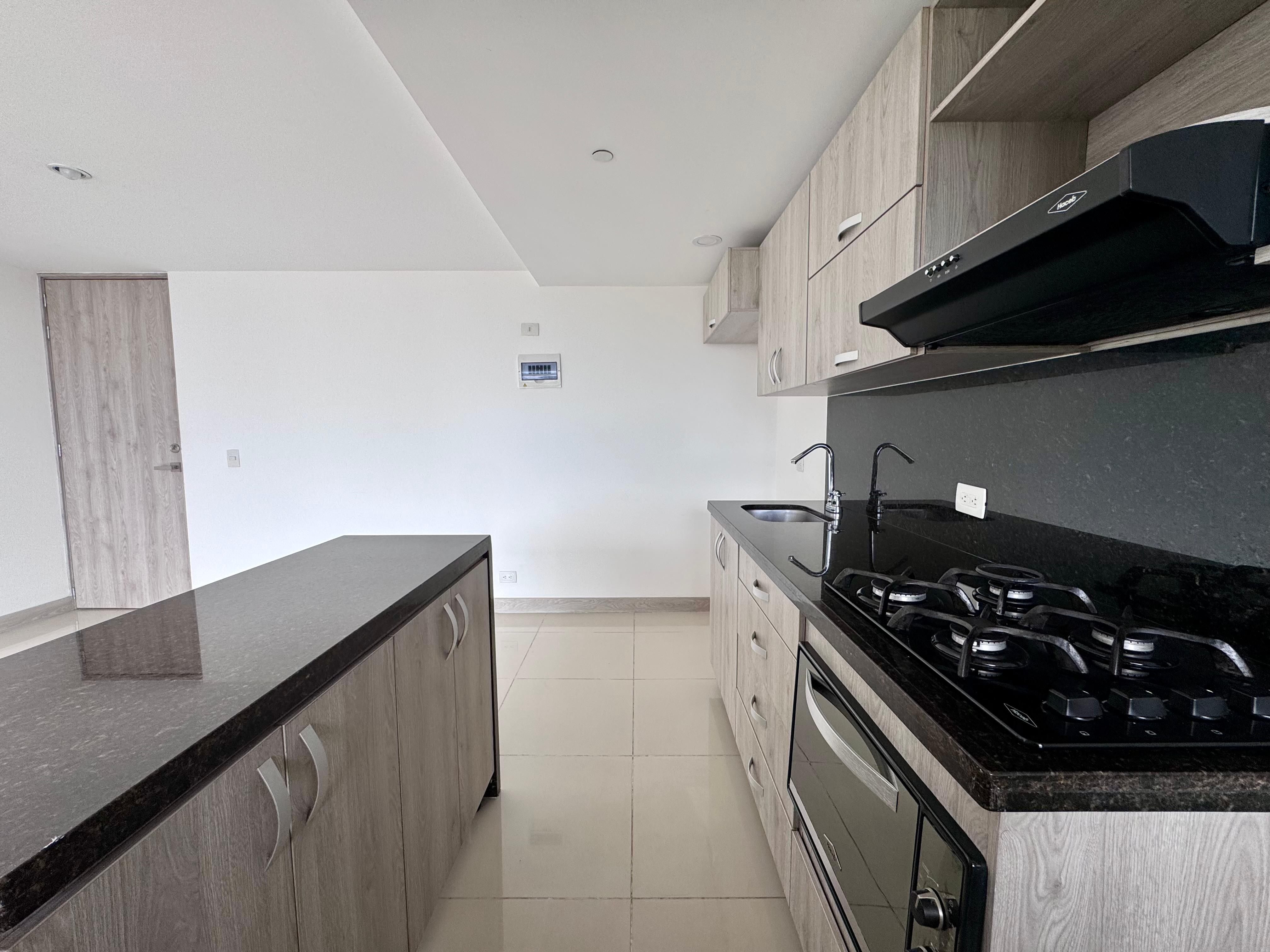 Apartamento en arriendo en Las Antillas, Envigado · foto 4 de 16