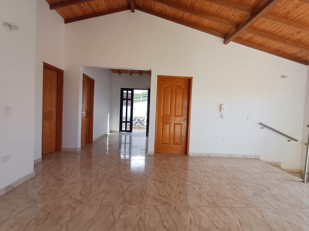 Casa en arriendo en La Industrial, Marinilla · foto 3 de 20