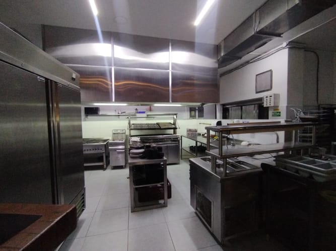 Local en arriendo en El Poblado, Medellín, 870 m² · foto 3 de 20