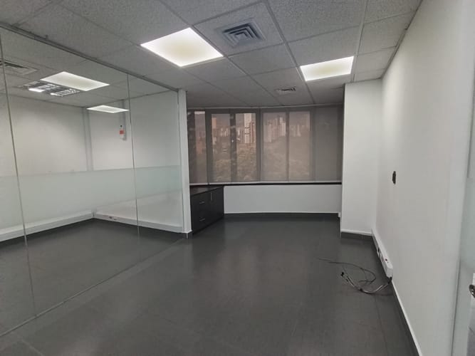 Oficina en arriendo en El Poblado, Medellín, 202 m² · foto 3 de 20