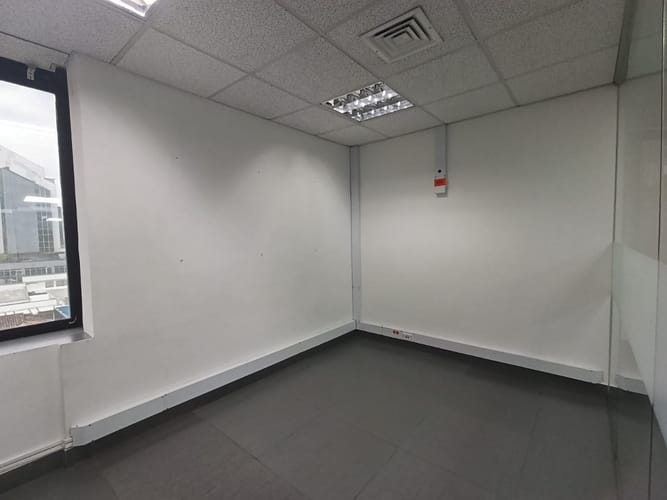 Oficina en arriendo en El Poblado, Medellín, 202 m² · foto 5 de 20