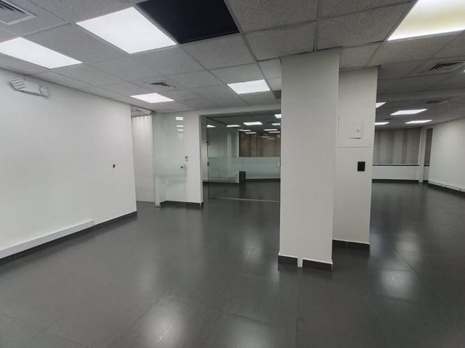 Oficina en arriendo en El Poblado, Medellín, 202 m² · foto 7 de 20