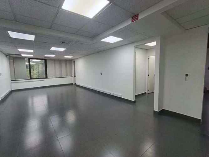 Oficina en arriendo en El Poblado, Medellín, 202 m² · foto 8 de 20
