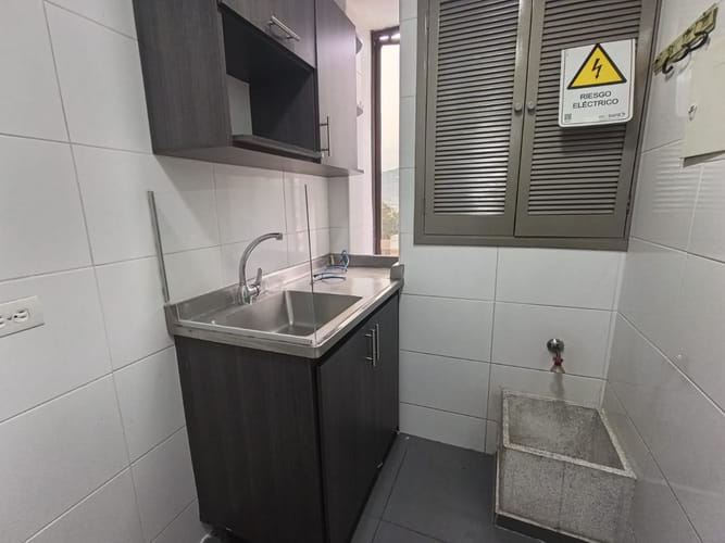 Oficina en arriendo en El Poblado, Medellín, 202 m² · foto 10 de 20