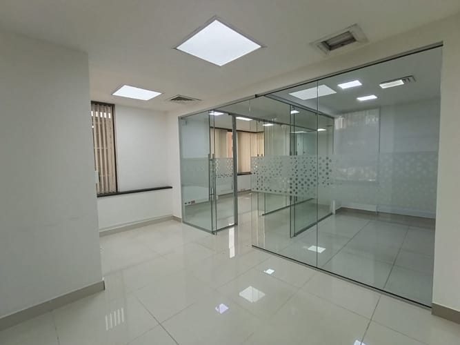 Oficina en arriendo en El Poblado, Medellín, 202 m² · foto 15 de 20
