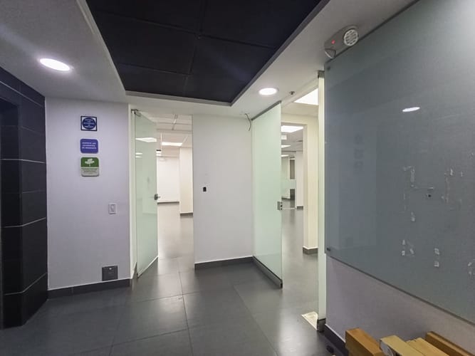 Oficina en arriendo en El Poblado, Medellín, 202 m² · foto 16 de 20