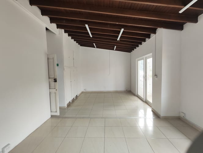 Oficina en arriendo en Laureles, Medellín, 25 m² · foto 2 de 9