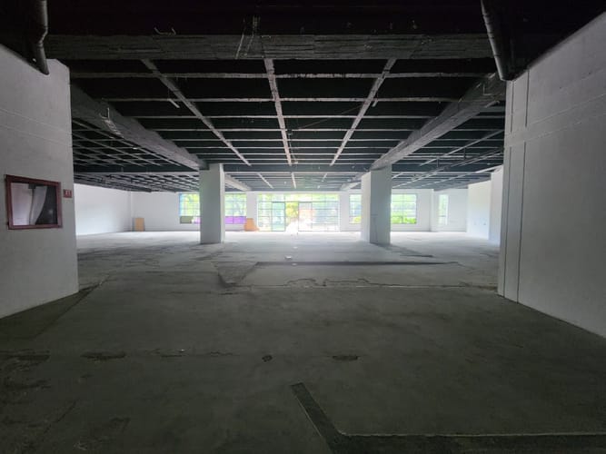Bodega en arriendo en Laureles, Medellín, 750 m² · foto 3 de 12