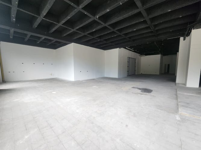 Bodega en arriendo en Laureles, Medellín, 750 m² · foto 5 de 12