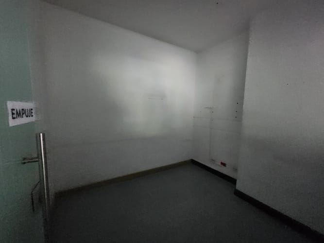 Bodega en arriendo en Laureles, Medellín, 750 m² · foto 7 de 12