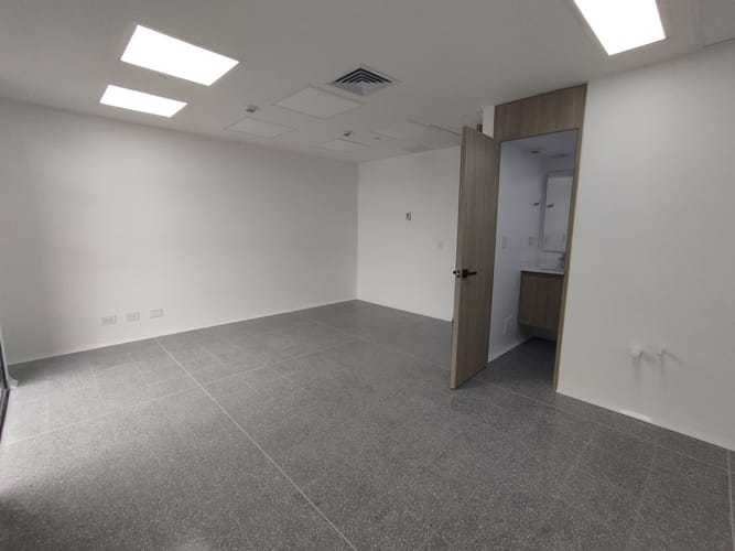 Consultorio en arriendo en El Poblado, Medellín, 37 m² · foto 4 de 8