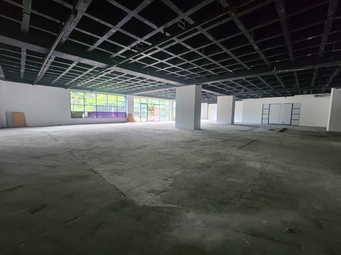 Bodega en arriendo en Laureles, Medellín, 750 m² · foto 10 de 12