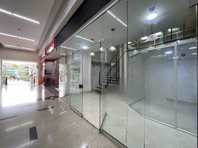 Local en arriendo en Colombia, Medellín, 107 m² · foto 2 de 14