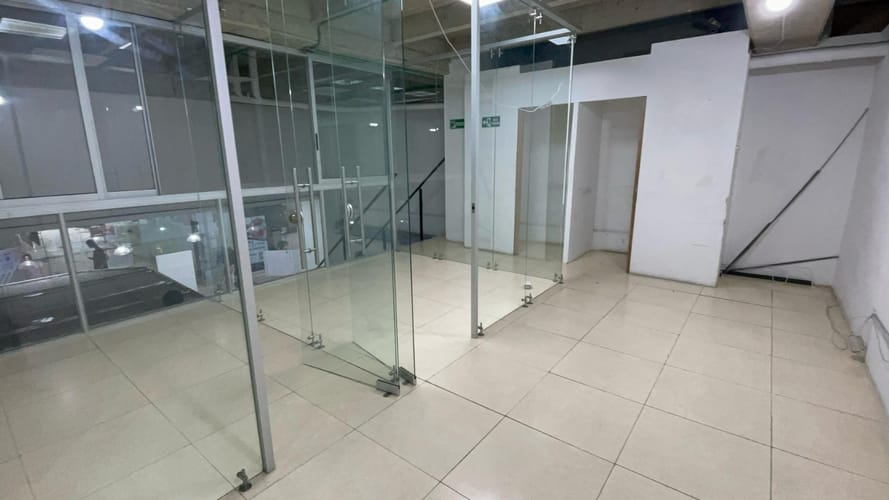 Local en arriendo en Colombia, Medellín, 107 m² · foto 8 de 14