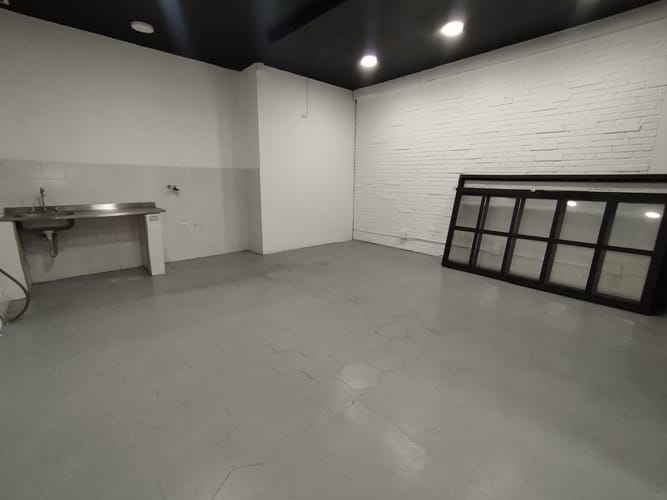 Local en arriendo en El Poblado, Medellín, 35 m² · foto 8 de 9