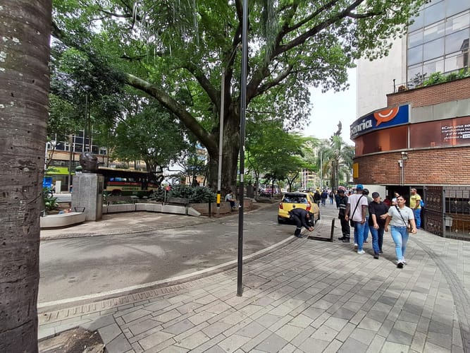 Local en arriendo en La Candelaria, Medellín, 33 m² · foto 9 de 10