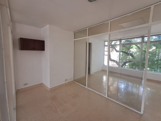 Oficina en arriendo en Laureles, Medellín, 31 m² · foto 9 de 20