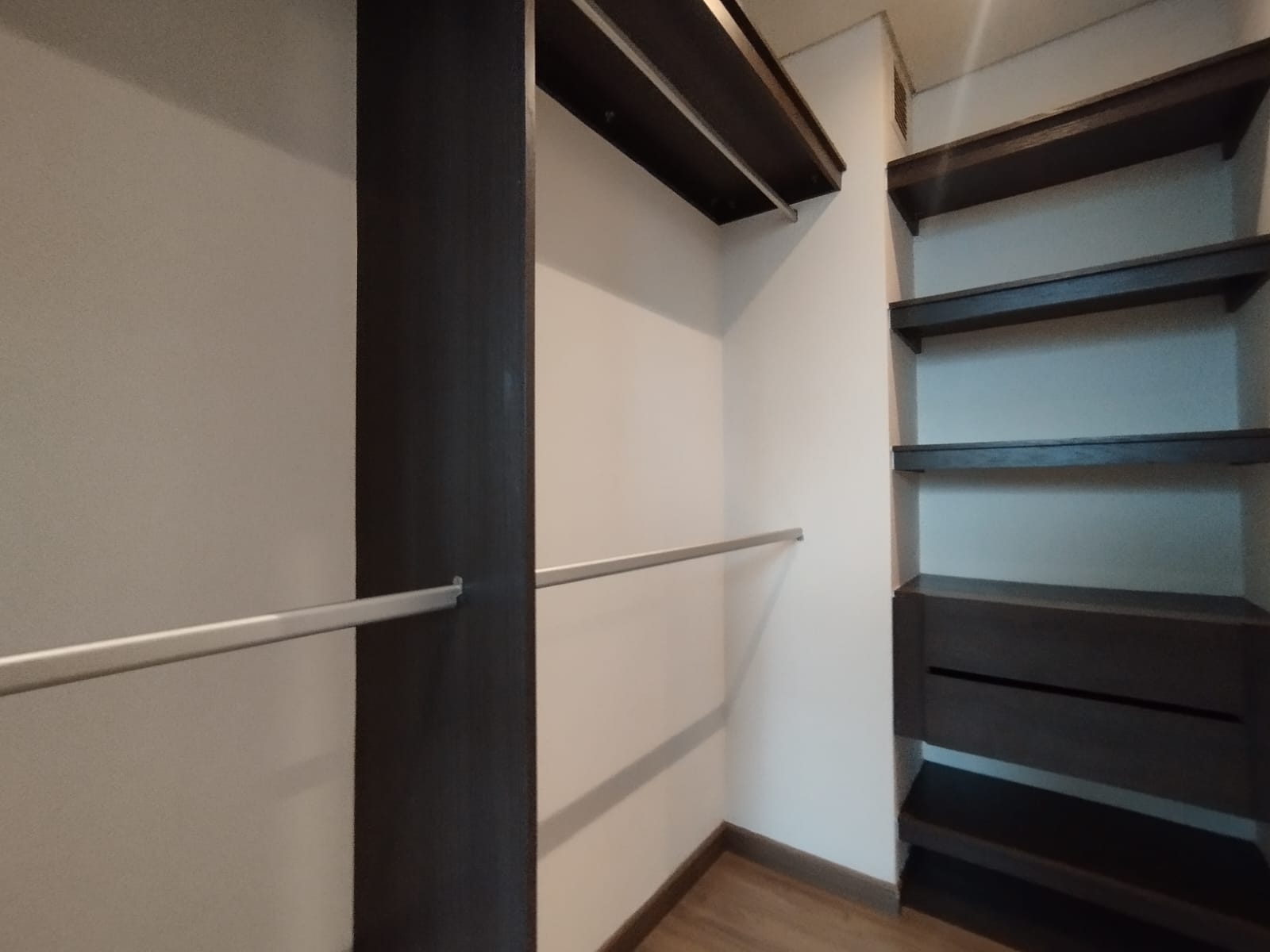 Apartamento en arriendo en El Poblado, Medellín · foto 8 de 16
