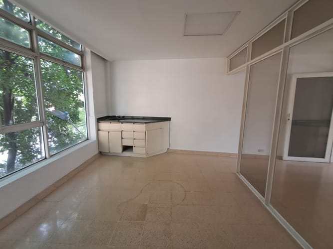 Oficina en arriendo en Laureles, Medellín, 31 m² · foto 19 de 20