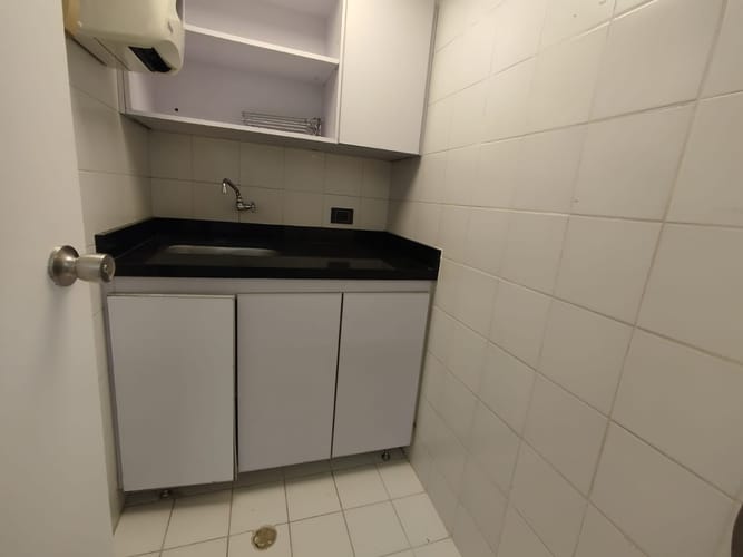 Oficina en arriendo en El Poblado, Medellín, 135 m² · foto 5 de 11