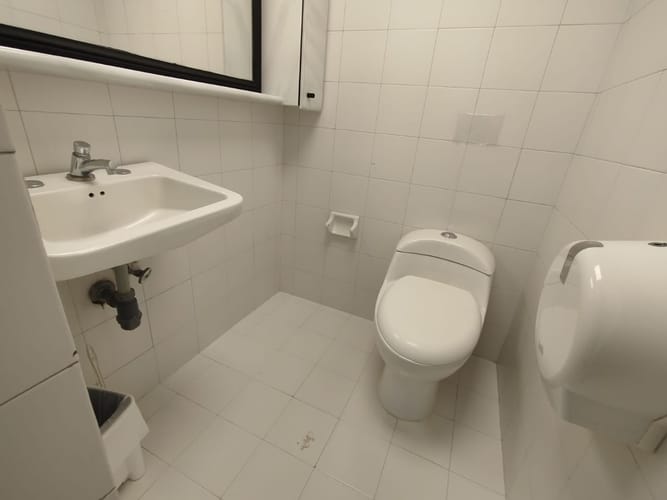 Oficina en arriendo en El Poblado, Medellín, 135 m² · foto 8 de 11