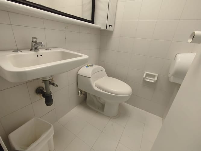 Oficina en arriendo en El Poblado, Medellín, 135 m² · foto 10 de 11