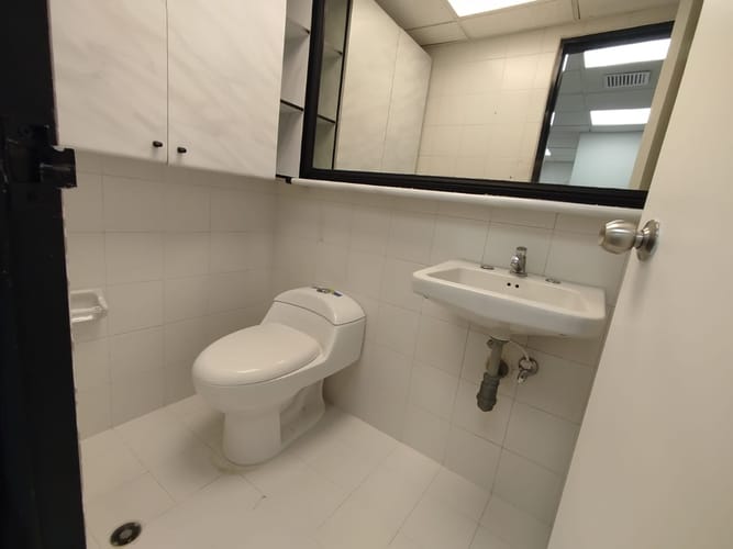 Oficina en arriendo en El Poblado, Medellín, 135 m² · foto 11 de 11