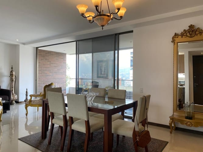 Apartamento de 3 alcobas en arriendo en El Poblado, Medellín, 150 m² · foto 2 de 12