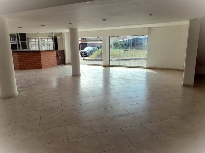 Local en arriendo en El Carmen De Viboral, El Carmen de Viboral, 157 m² · foto 4 de 8