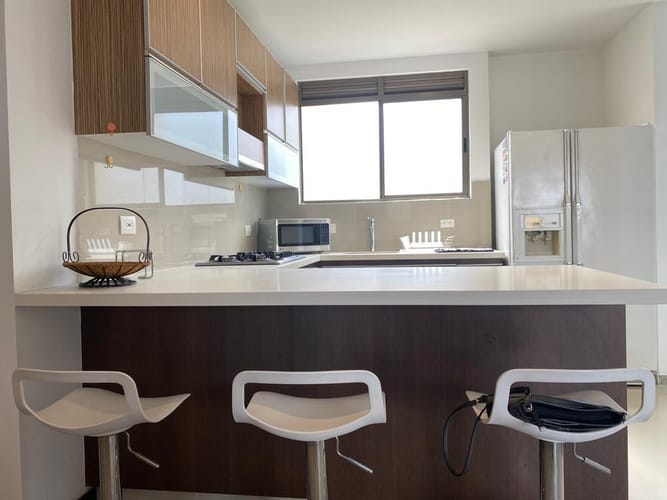 Apartamento de 3 alcobas en arriendo en El Poblado, Medellín, 150 m² · foto 5 de 12