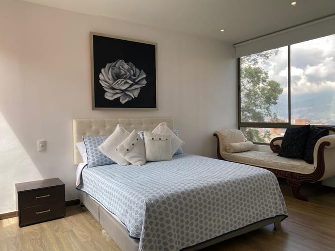 Apartamento de 3 alcobas en arriendo en El Poblado, Medellín, 150 m² · foto 6 de 12