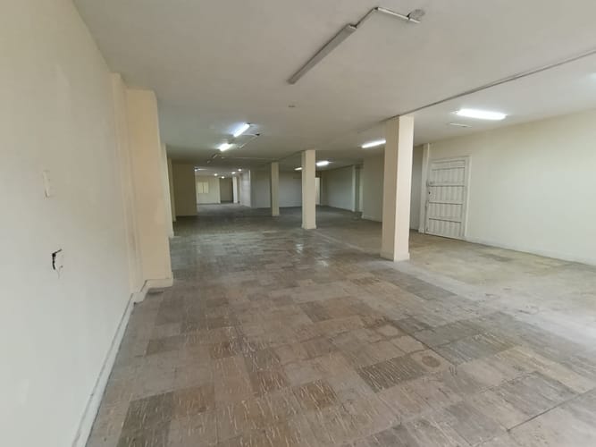 Bodega en arriendo en La América, Medellín, 330 m² · foto 9 de 19
