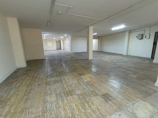 Bodega en arriendo en La América, Medellín, 330 m² · foto 13 de 19