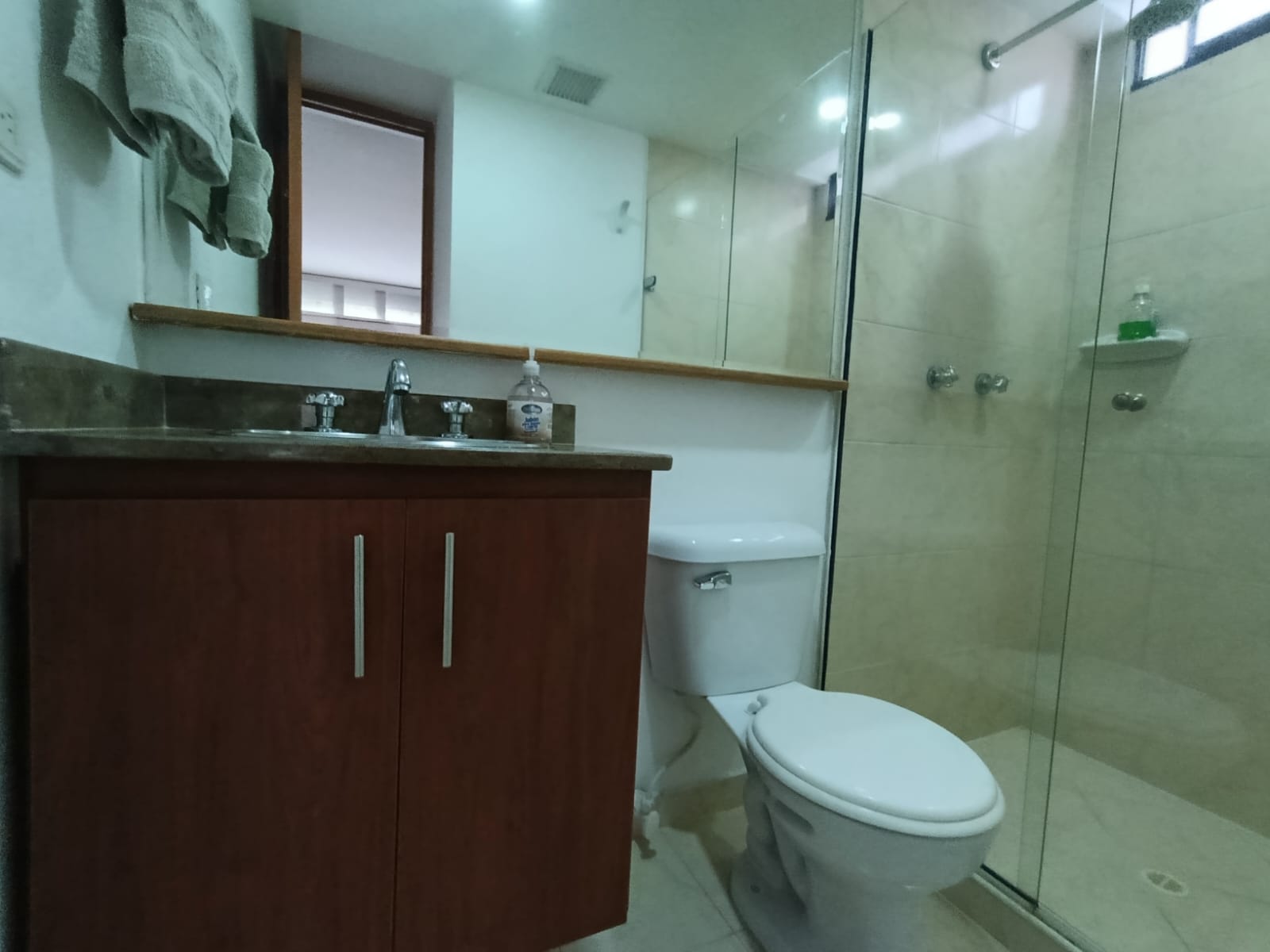 Apartamento en arriendo en Laureles, Medellín · foto 2 de 16
