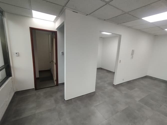 Oficina en arriendo en El Poblado, Medellín, 82 m² · foto 4 de 9