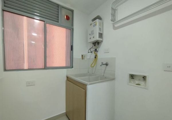 Apartamento de 3 alcobas en arriendo en Otraparte, Envigado, 97 m² · foto 7 de 19