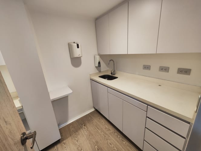 Local en arriendo en Laureles, Medellín, 100 m² · foto 10 de 14