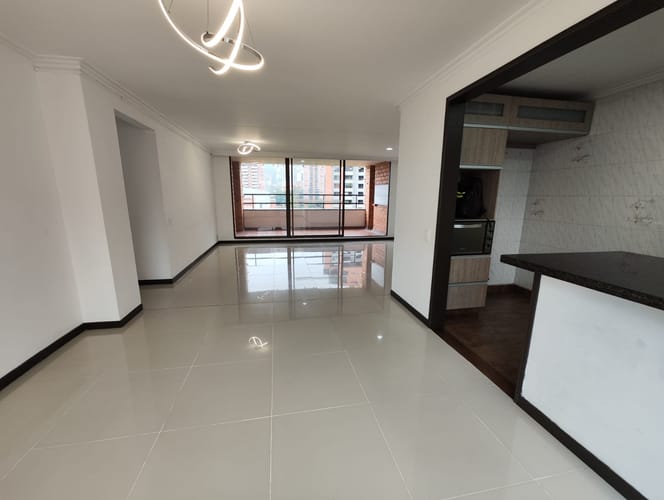 Apartamento de 3 alcobas en arriendo en La Florida, Medellín, 150 m² · foto 4 de 20