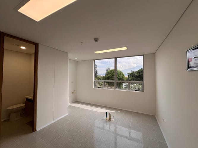 Consultorio en arriendo en Laureles, Medellín, 60 m² · foto 2 de 9