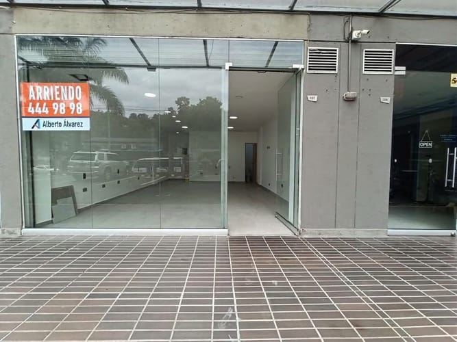 Local en arriendo en Laureles, Medellín, 46 m² · foto 2 de 12