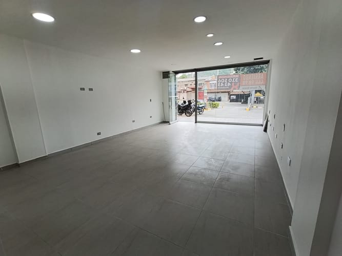 Local en arriendo en Laureles, Medellín, 46 m² · foto 6 de 12