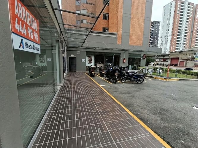 Local en arriendo en Laureles, Medellín, 46 m² · foto 10 de 12