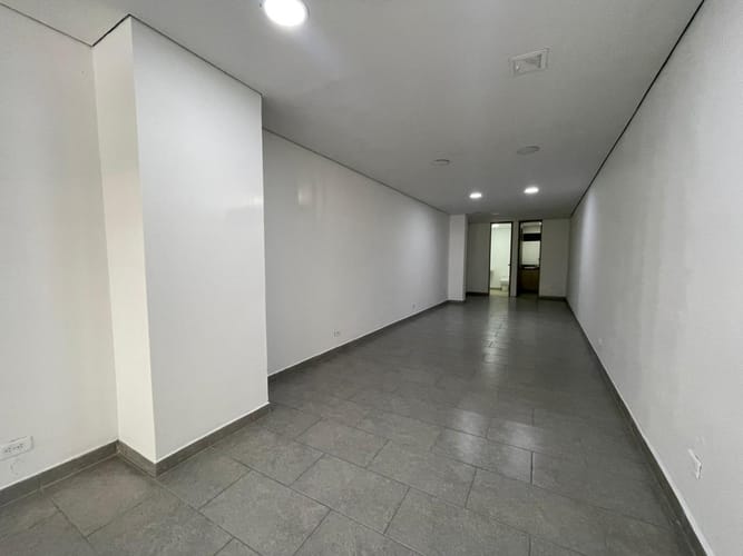 Local en arriendo en Granada, Medellín, 38 m² · foto 3 de 13