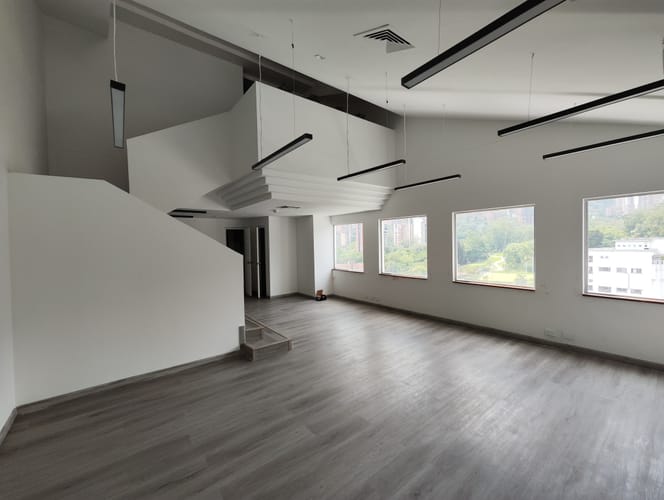 Oficina en arriendo en El Poblado, Medellín, 127 m² · foto 3 de 11