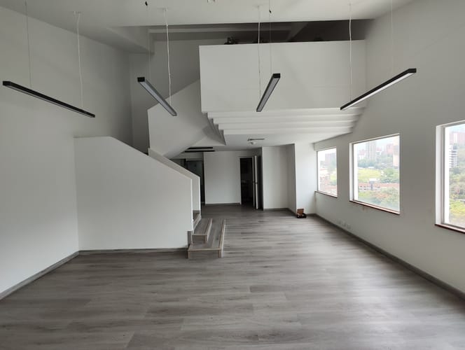 Oficina en arriendo en El Poblado, Medellín, 127 m² · foto 5 de 11