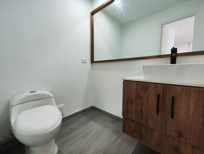 Oficina en arriendo en El Poblado, Medellín, 127 m² · foto 7 de 11