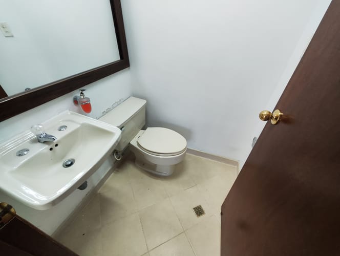 Oficina en arriendo en El Poblado, Medellín, 117 m² · foto 3 de 14